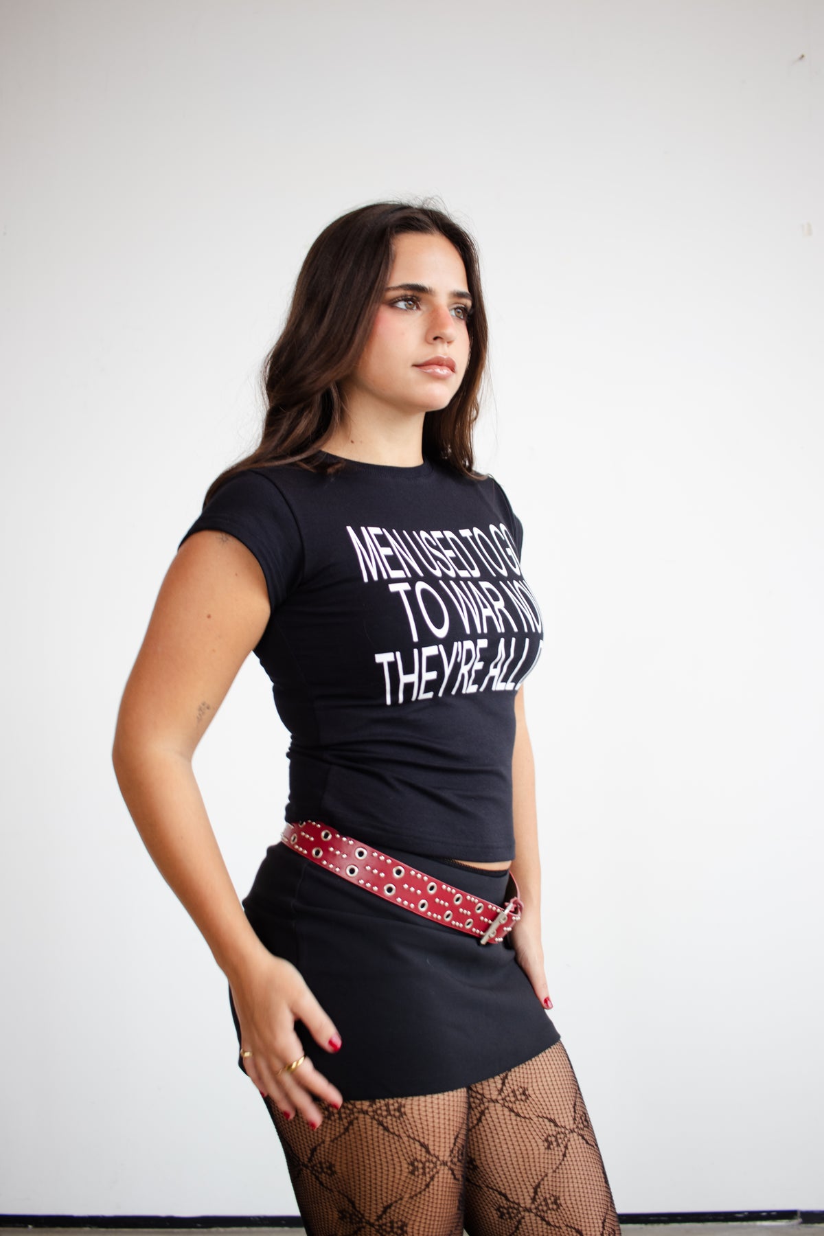 baby tee 'stop djs' preta