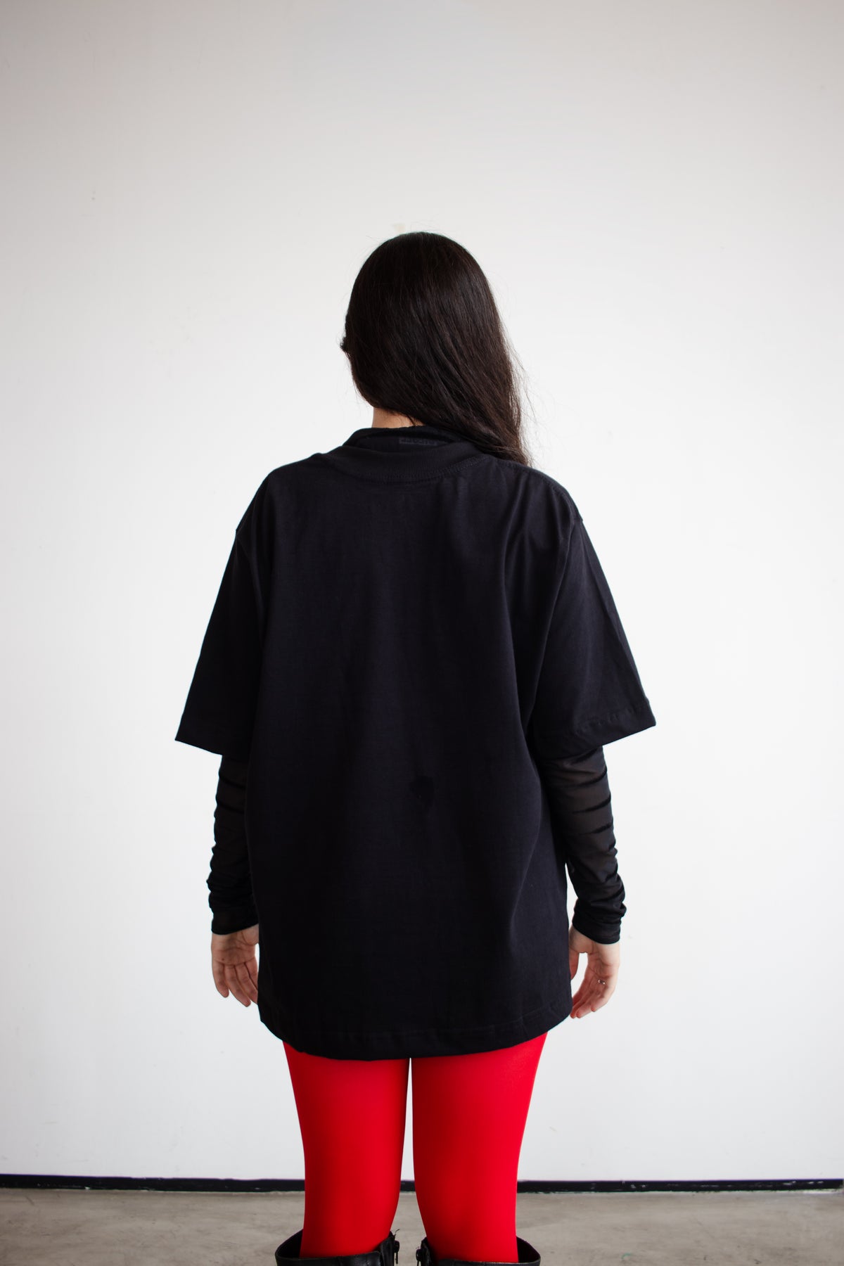 t-shirt boxy 'we don't do boring' preta